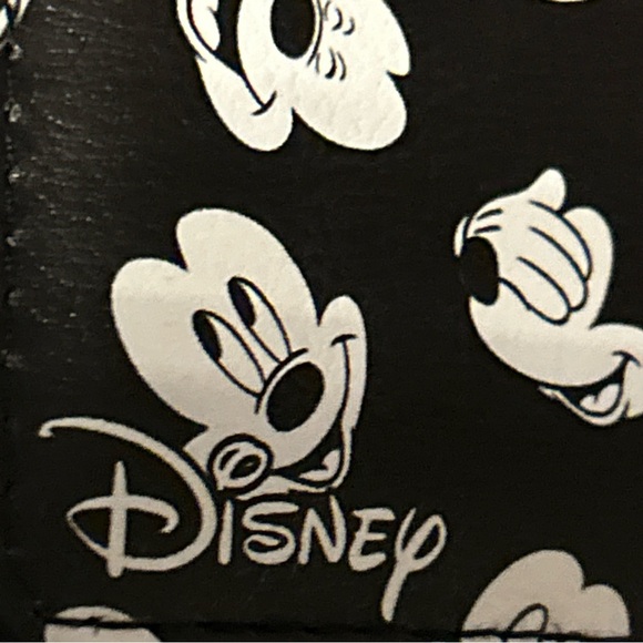 Disney Mickey Mouse Wallette black & white w/ logo & Red M unisex bi-fold new - Picture 6 of 8